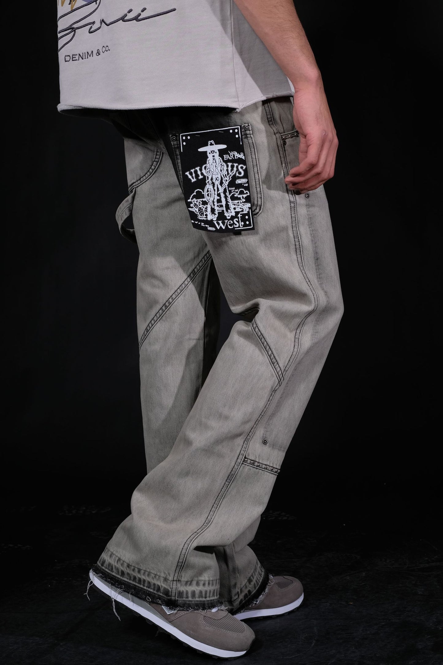 WESTERN FIT CARPENTER DENIM W/ STUDS DETAIL - GREY